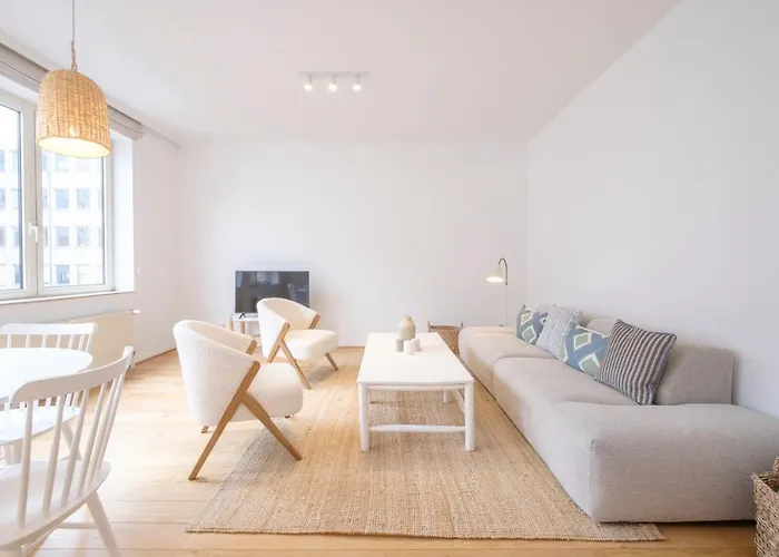 Lumineux Appartement 2 Chambres Entre Le Chatelain Et L\'Avenue Louise